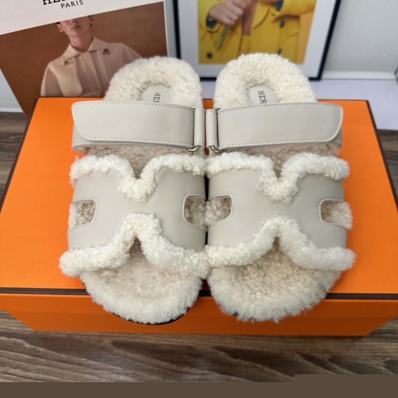 H**mes slippers